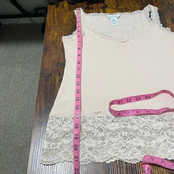 Beautiful Soft Vintage Coquette Downtown Girl Peachy Pink Lace Trim Cami Top - Picture 8 of 9